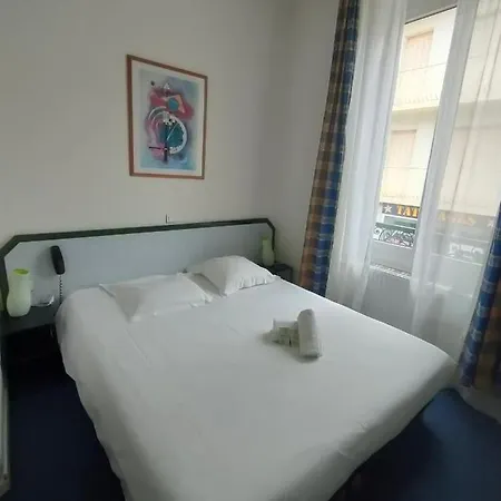 Hôtel De Naples Vichy Extérieur photo